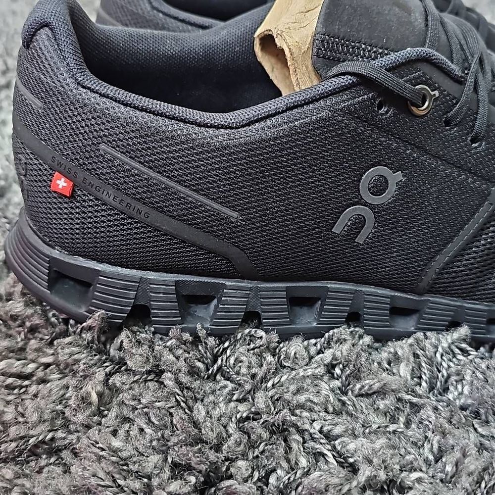 On running Cloud all black . Men's
Size 9.5
New
Box as is( original box , no - Picture 6 of 9